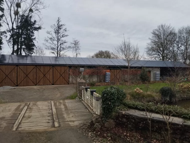 Pose de tôles bac acier et réalisation de portes de granges, Nantes, BS Charpente Bois